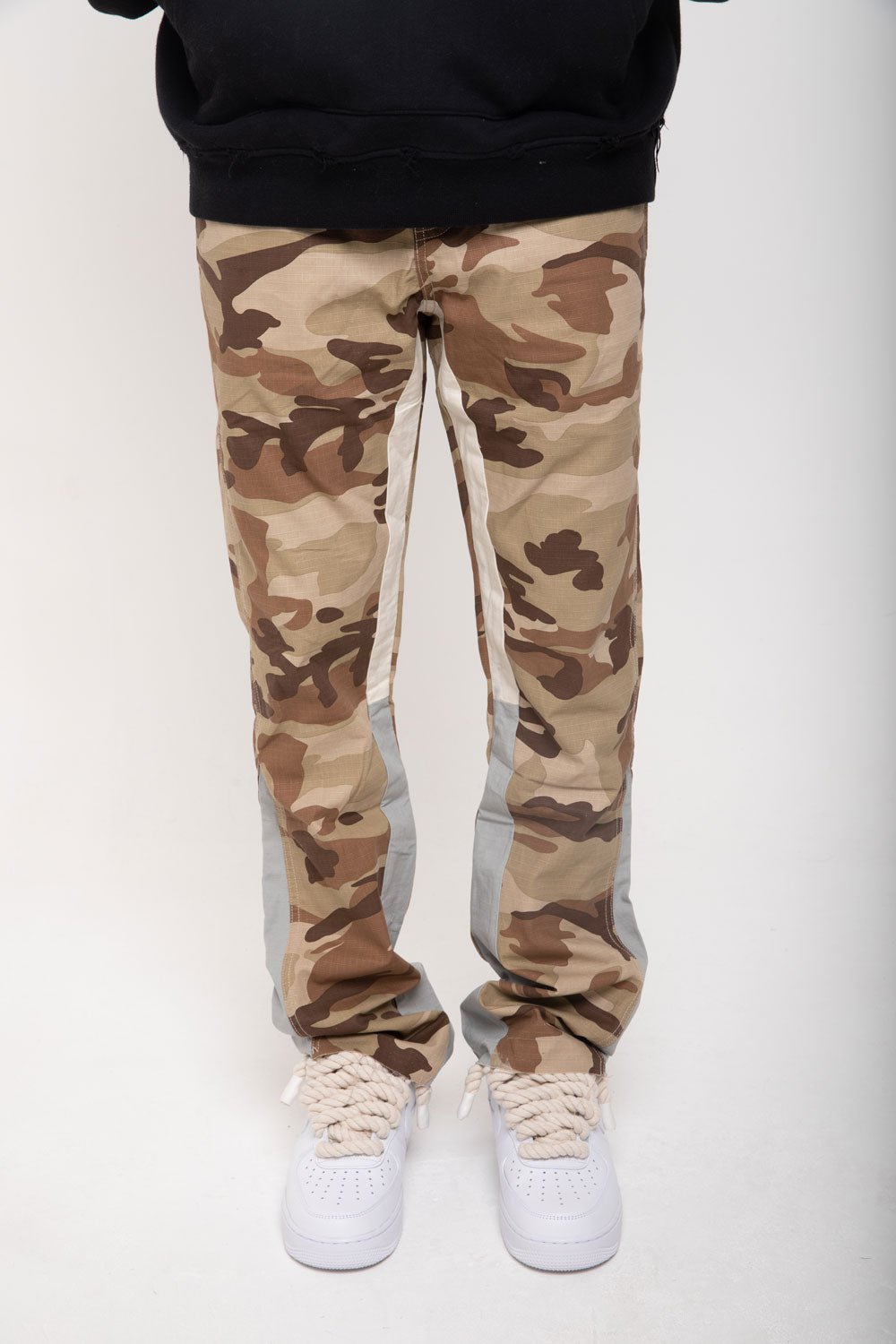 Amicci Baggio Camo Flare Pants