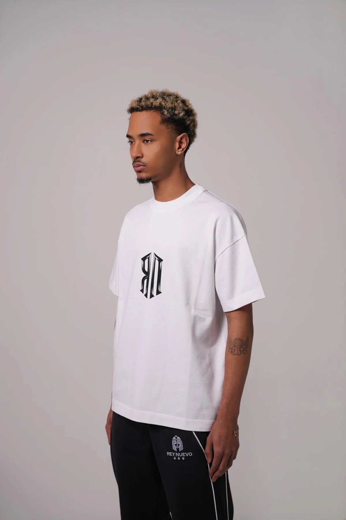 REY NUEVO WHITE TEE